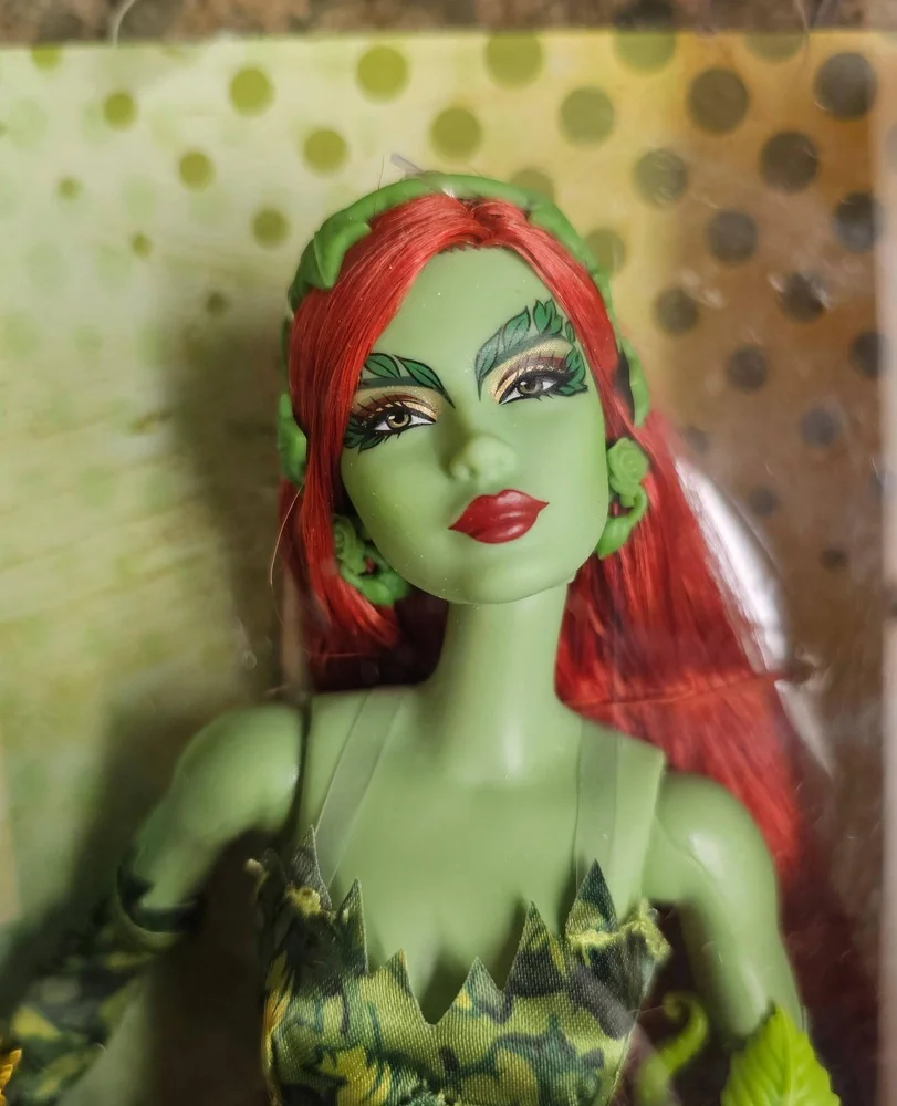 New! Barbie Signature Poison Ivy Collector Doll DC Batman 85th Anniversary HRM51